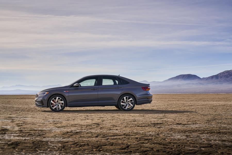  Volkswagen Jetta GLI S 2019 года  (NA) (фото 25 из 40)
